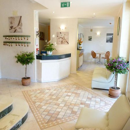 Hotel Monti Riccione Luaran gambar