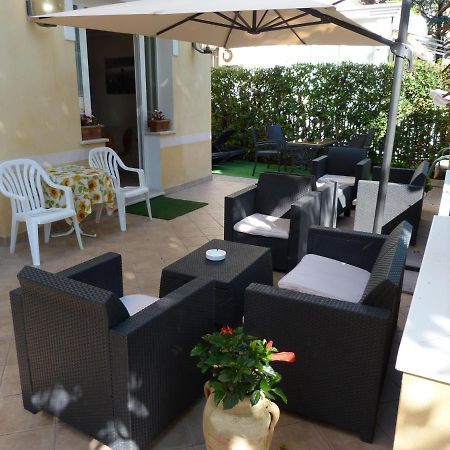 Hotel Monti Riccione Luaran gambar