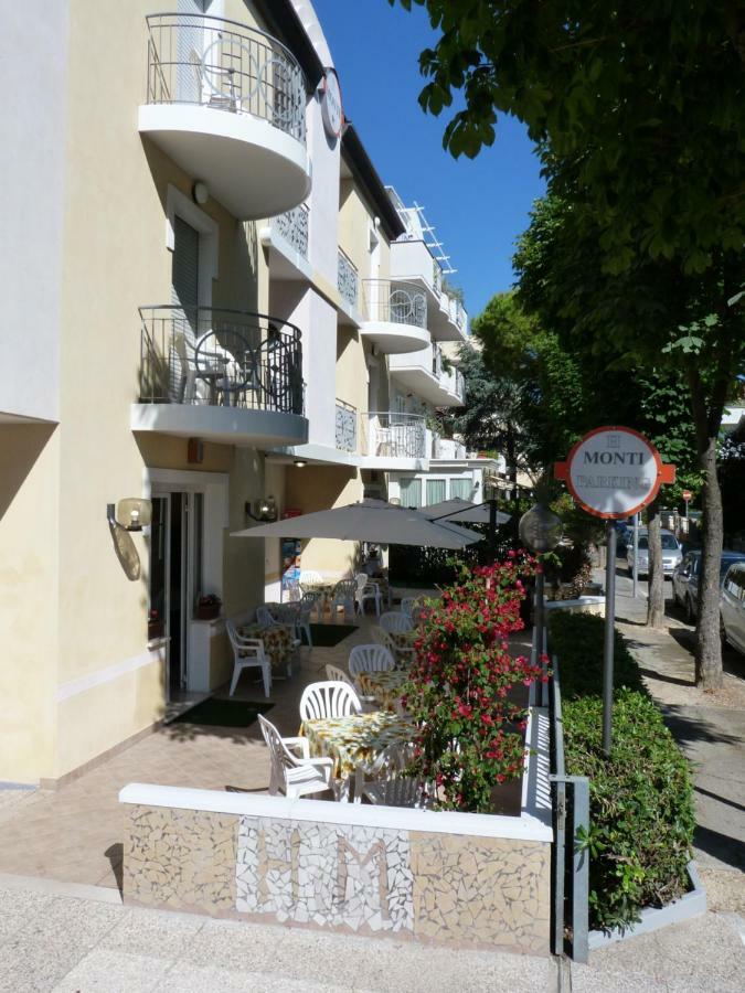 Hotel Monti Riccione Luaran gambar